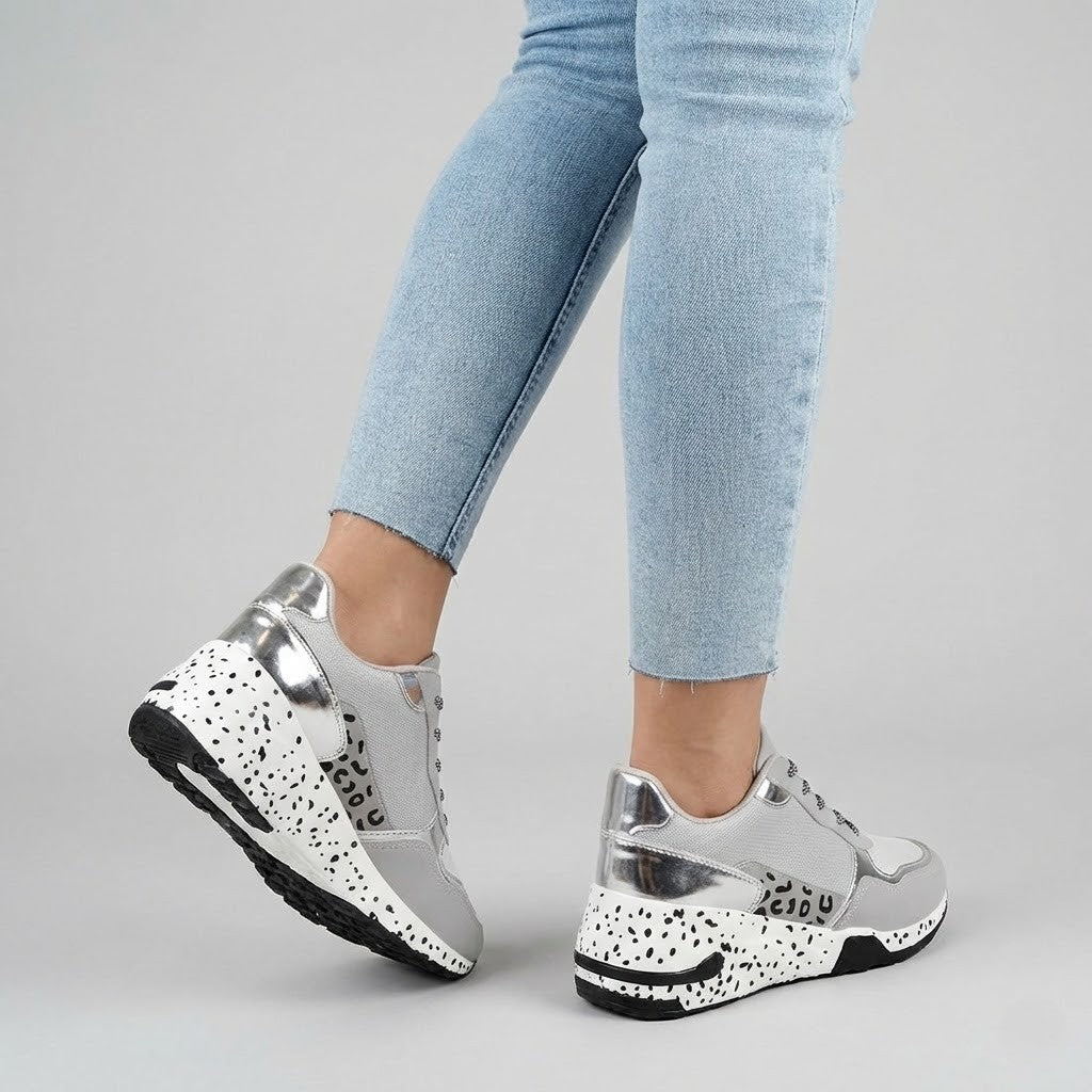 Weißen Sneakers