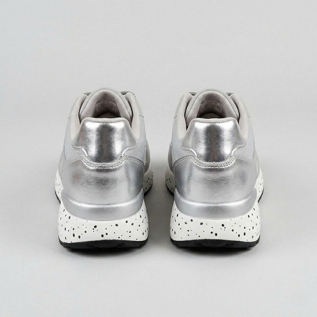 Weißen Sneakers