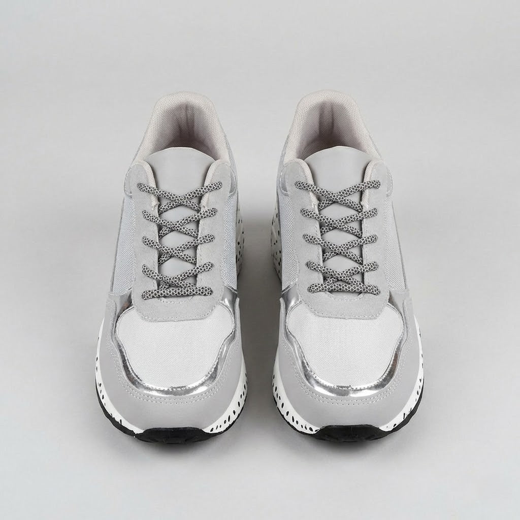 Weißen Sneakers